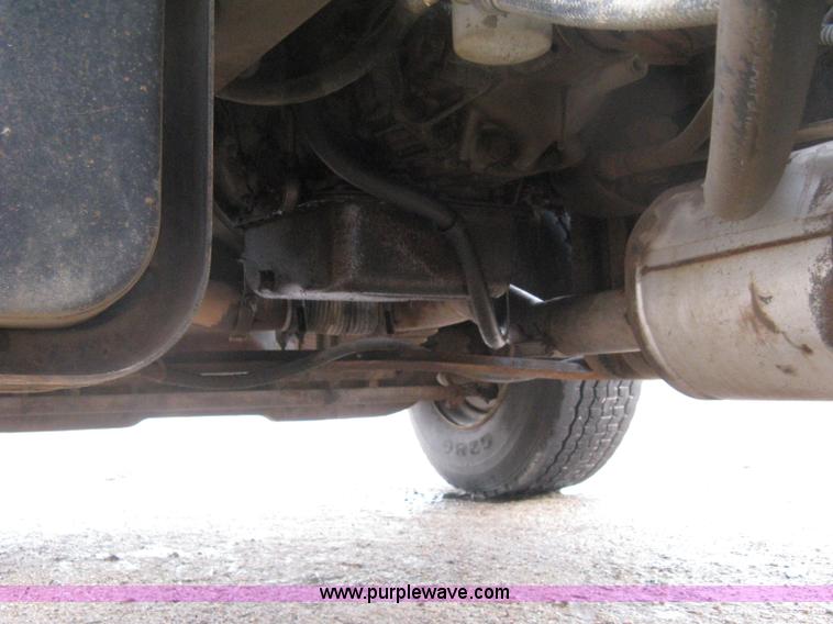 image for item D8491 1992 Ford LNT8000 water tanker truck