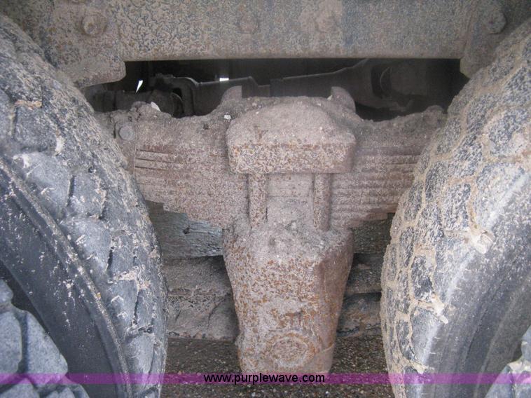 image for item D8491 1992 Ford LNT8000 water tanker truck