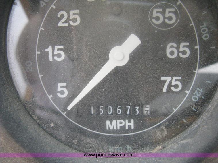 image for item D8491 1992 Ford LNT8000 water tanker truck