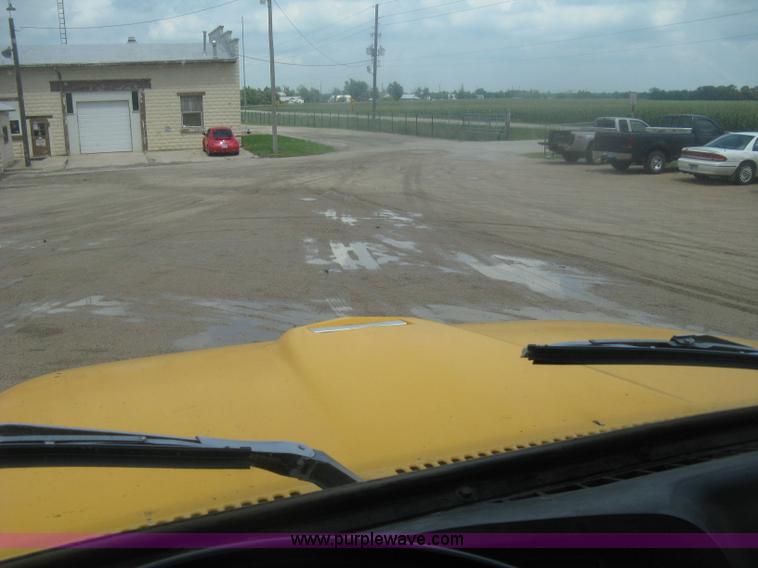 image for item D8491 1992 Ford LNT8000 water tanker truck