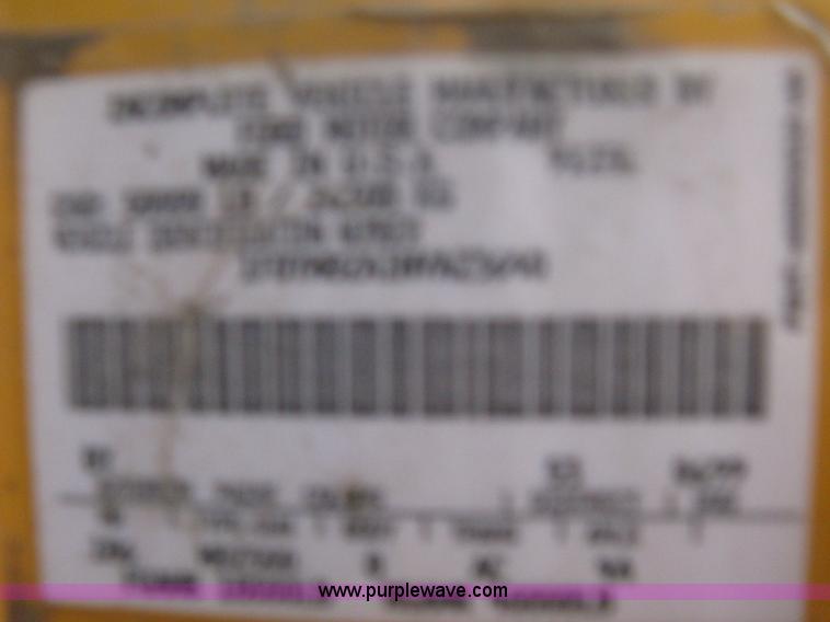 image for item D8491 1992 Ford LNT8000 water tanker truck