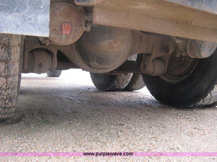 image for item D8491 1992 Ford LNT8000 water tanker truck