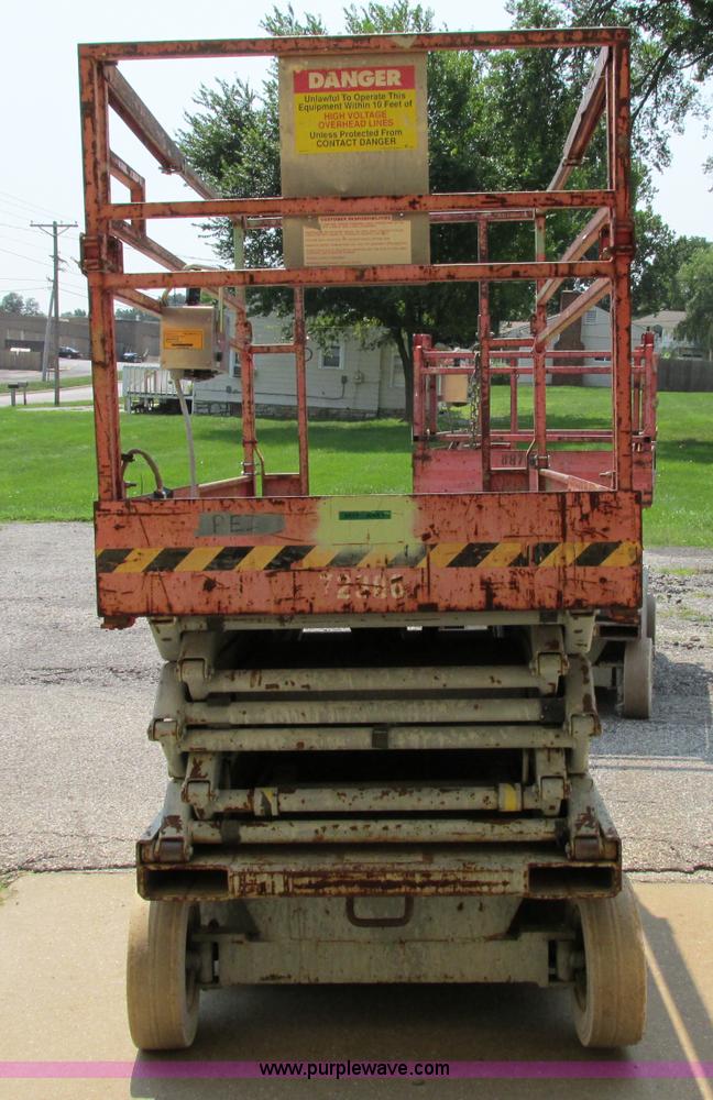 image for item F5191 1995 Skyjack 4626 scissor lift