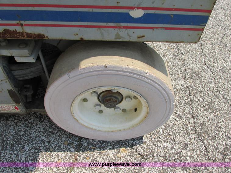 image for item F5191 1995 Skyjack 4626 scissor lift