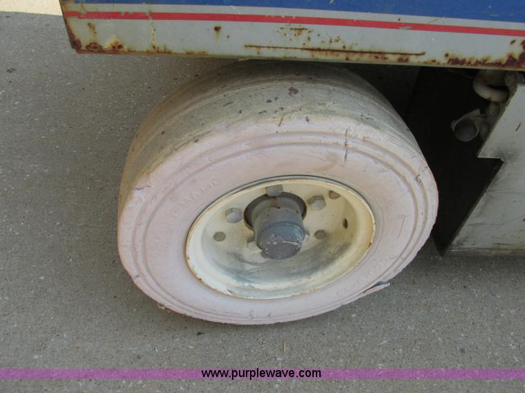 image for item F5191 1995 Skyjack 4626 scissor lift