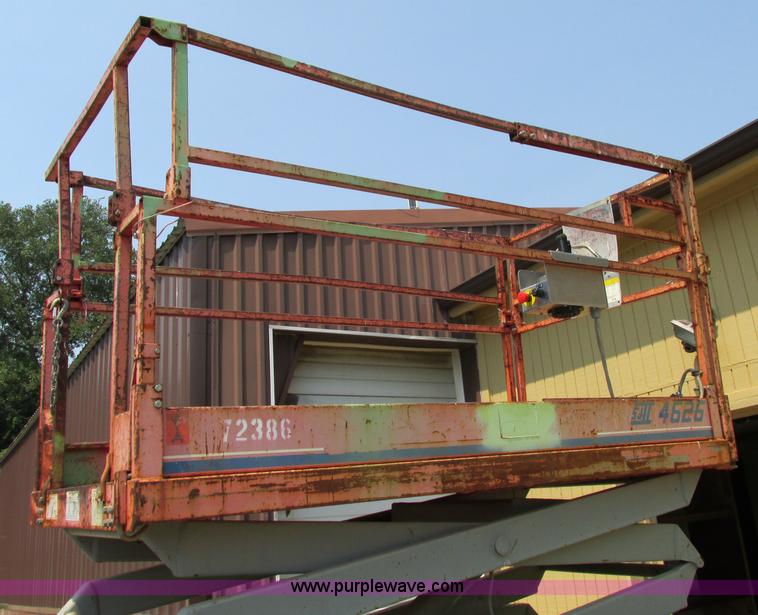image for item F5191 1995 Skyjack 4626 scissor lift