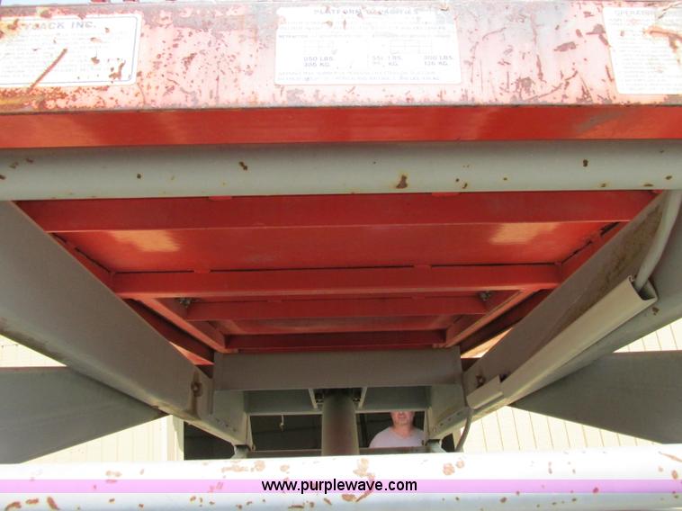 image for item F5191 1995 Skyjack 4626 scissor lift