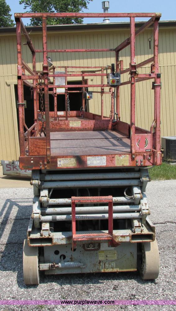 image for item F5192 1994 Skyjack 4226 electric scissor lift