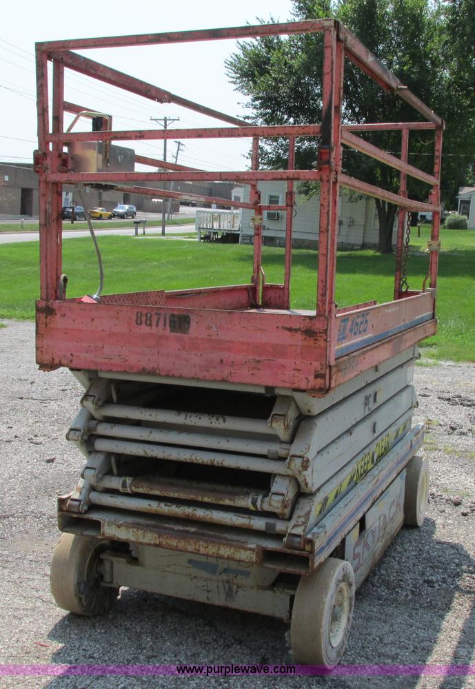 image for item F5192 1994 Skyjack 4226 electric scissor lift