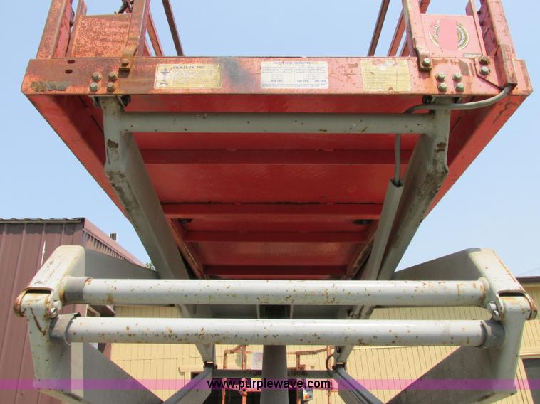 image for item F5192 1994 Skyjack 4226 electric scissor lift