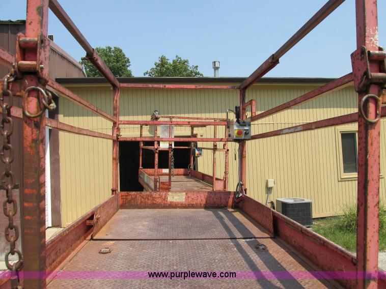 image for item F5192 1994 Skyjack 4226 electric scissor lift
