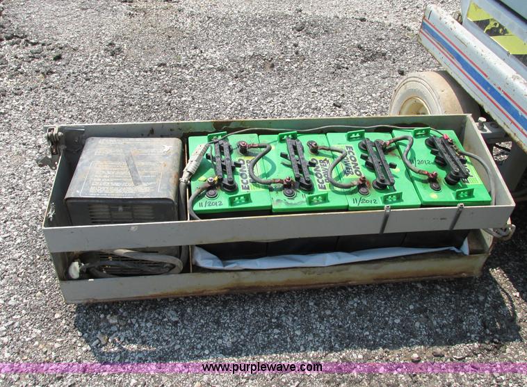 image for item F5192 1994 Skyjack 4226 electric scissor lift