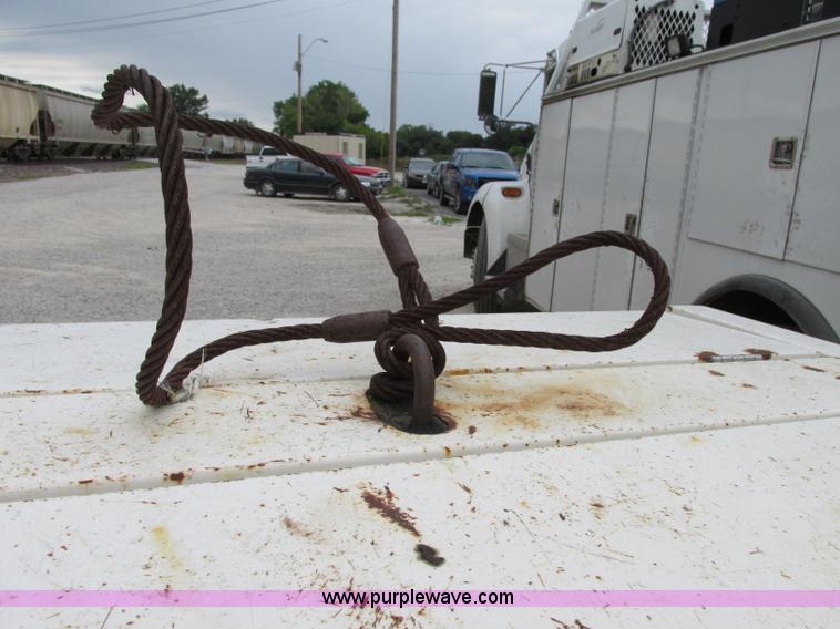 image for item F5198 1987 Chicago Pneumatic 185 cfm air compressor