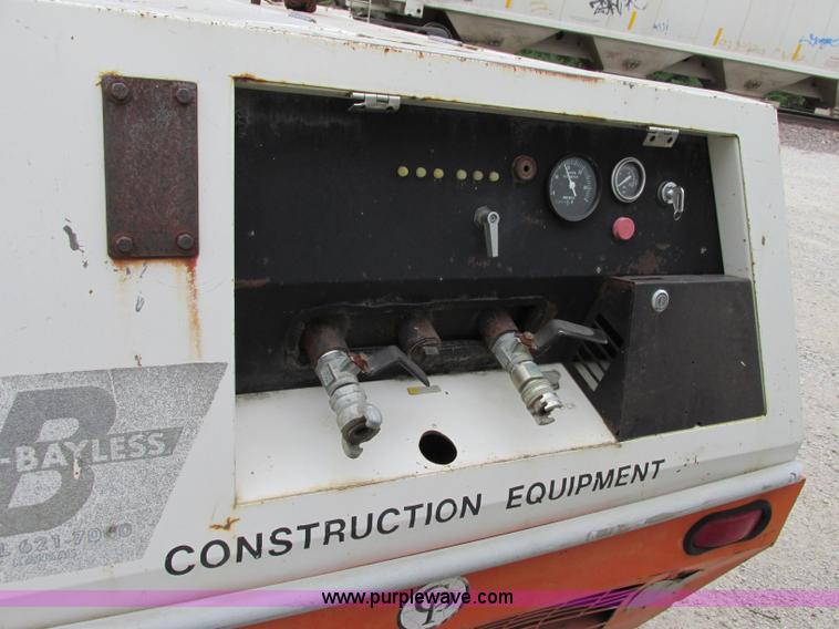 image for item F5198 1987 Chicago Pneumatic 185 cfm air compressor