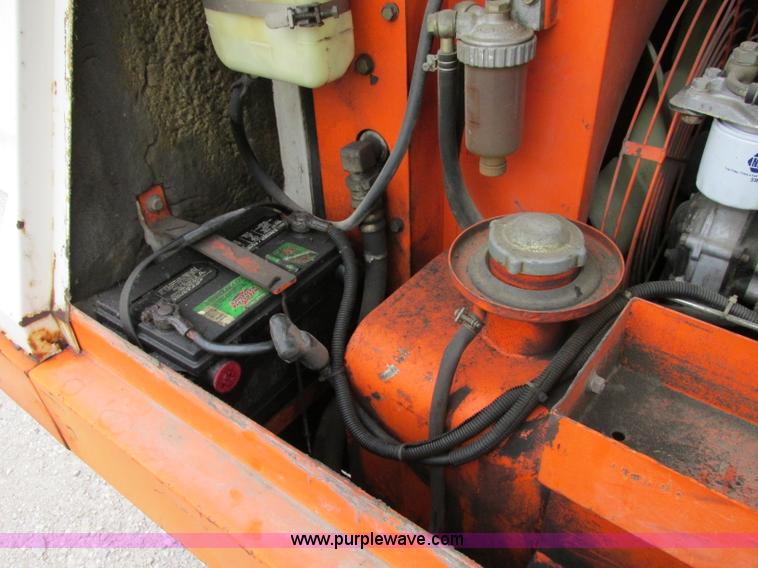 image for item F5198 1987 Chicago Pneumatic 185 cfm air compressor