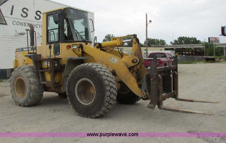 image for item F5199 1996 Komatsu WA250-3L wheel loader