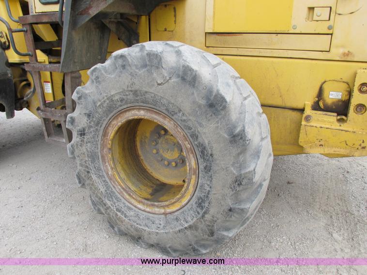 image for item F5199 1996 Komatsu WA250-3L wheel loader