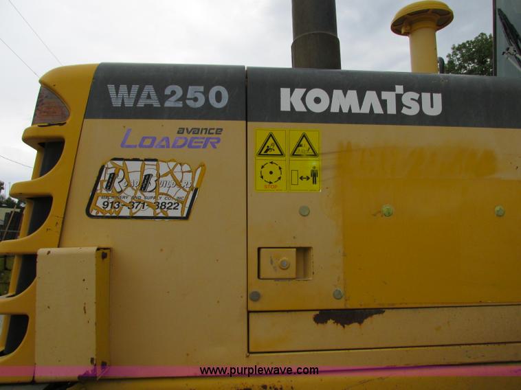 image for item F5199 1996 Komatsu WA250-3L wheel loader