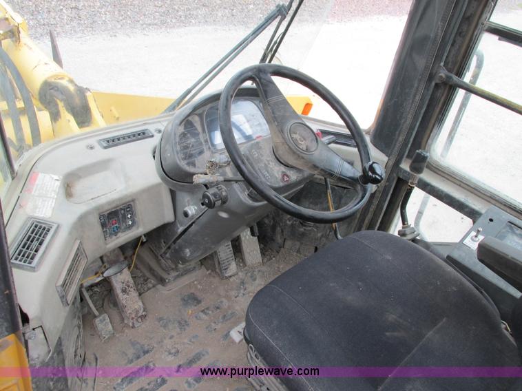 image for item F5199 1996 Komatsu WA250-3L wheel loader