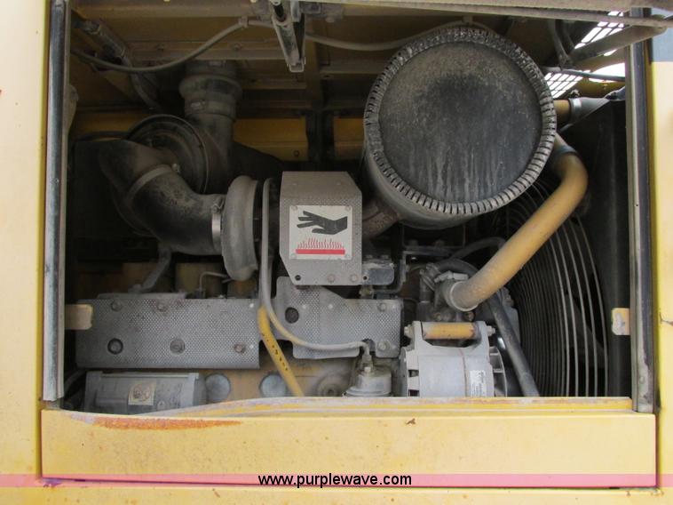 image for item F5199 1996 Komatsu WA250-3L wheel loader