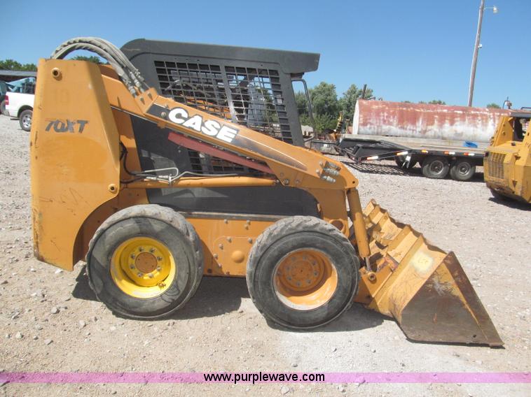 image for item F7100 2003 Case 70XT skid steer