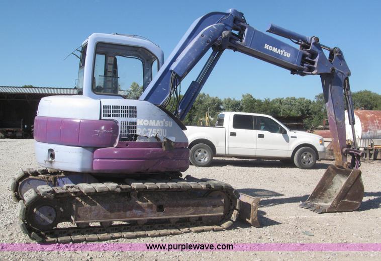 image for item F7104 Komatsu PC75UU-3 excavator