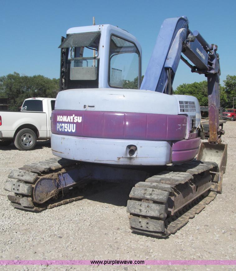 image for item F7104 Komatsu PC75UU-3 excavator