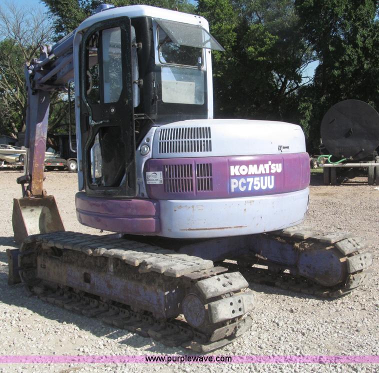 image for item F7104 Komatsu PC75UU-3 excavator