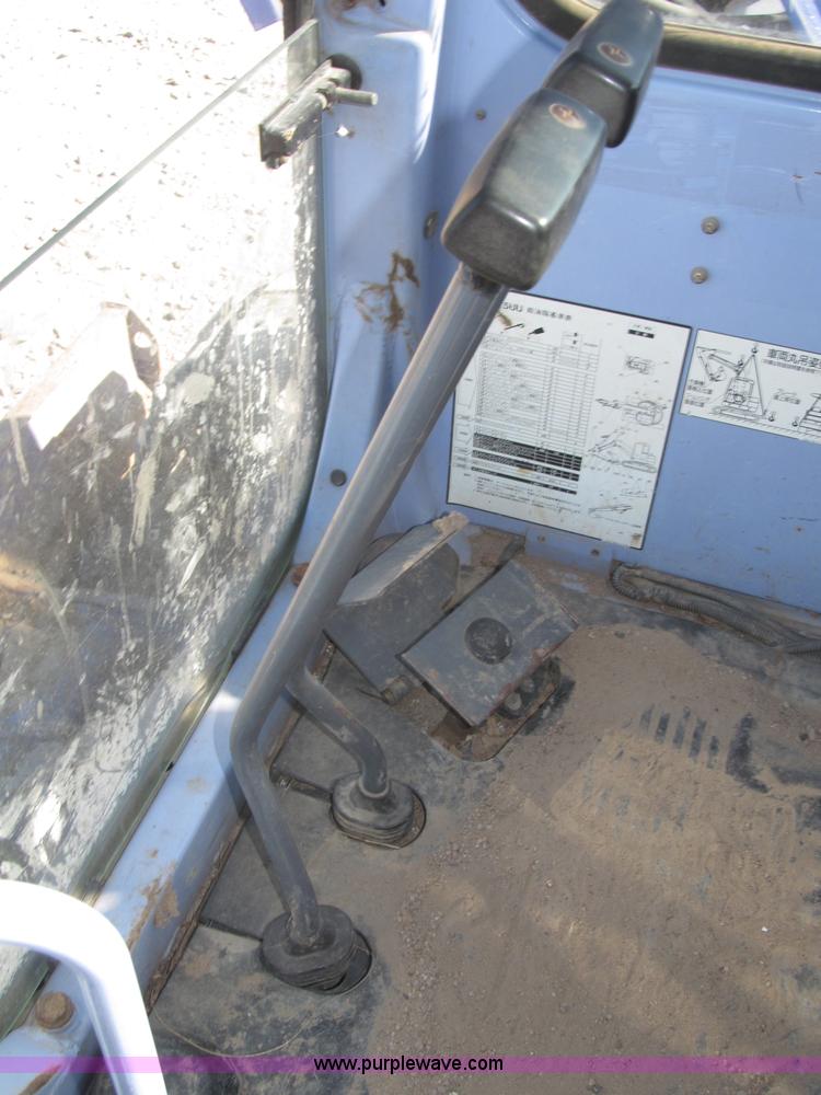 image for item F7104 Komatsu PC75UU-3 excavator