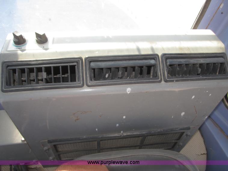 image for item F7104 Komatsu PC75UU-3 excavator