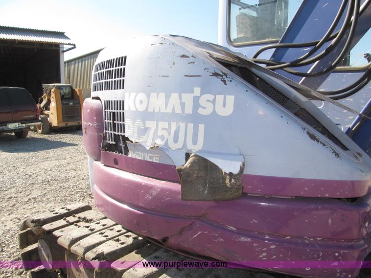 image for item F7104 Komatsu PC75UU-3 excavator