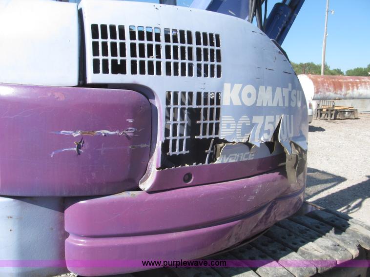 image for item F7104 Komatsu PC75UU-3 excavator