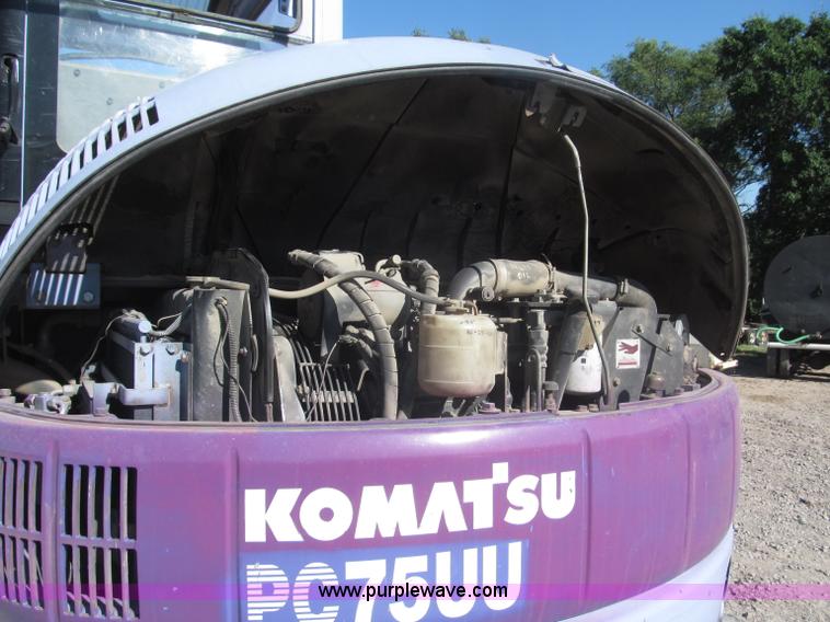 image for item F7104 Komatsu PC75UU-3 excavator
