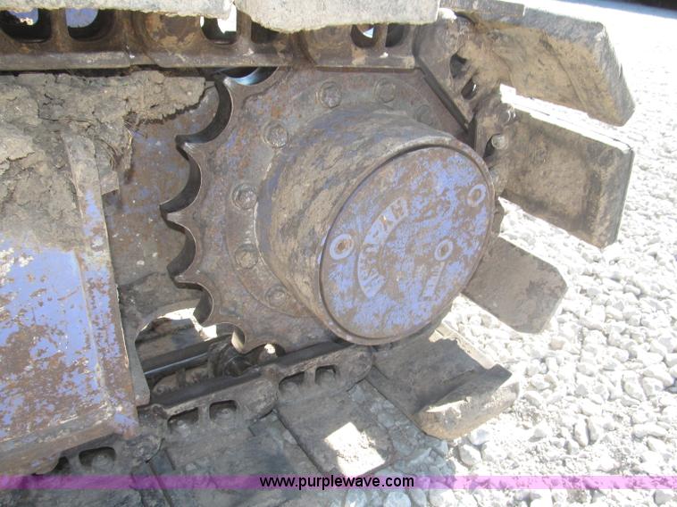 image for item F7104 Komatsu PC75UU-3 excavator