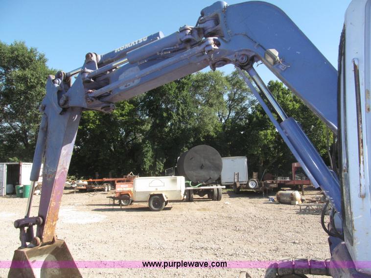 image for item F7104 Komatsu PC75UU-3 excavator