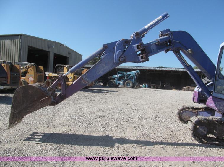 image for item F7104 Komatsu PC75UU-3 excavator