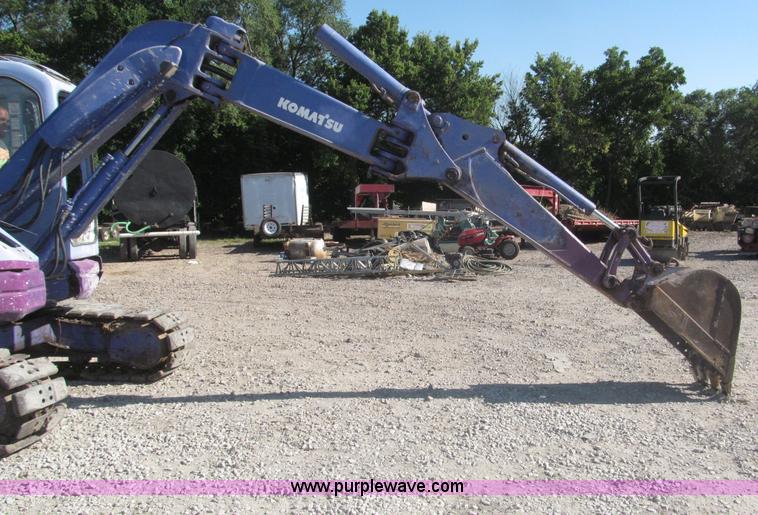 image for item F7104 Komatsu PC75UU-3 excavator