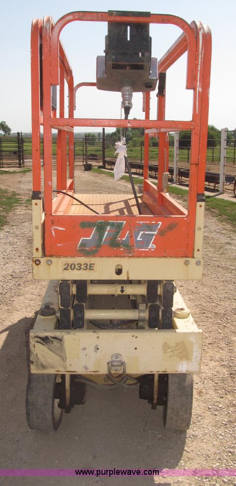image for item F7105 1997 JLG 2033E scissor lift