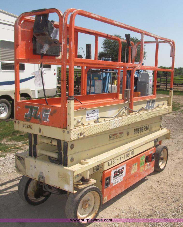 image for item F7105 1997 JLG 2033E scissor lift