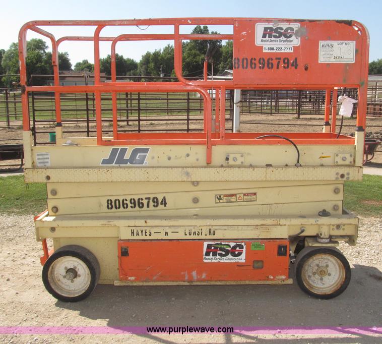 image for item F7105 1997 JLG 2033E scissor lift