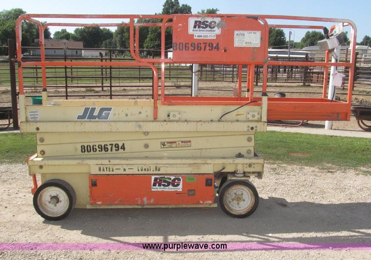 image for item F7105 1997 JLG 2033E scissor lift
