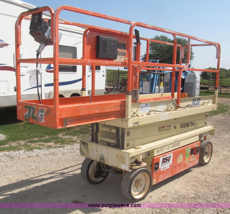 image for item F7105 1997 JLG 2033E scissor lift