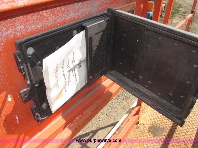 image for item F7105 1997 JLG 2033E scissor lift