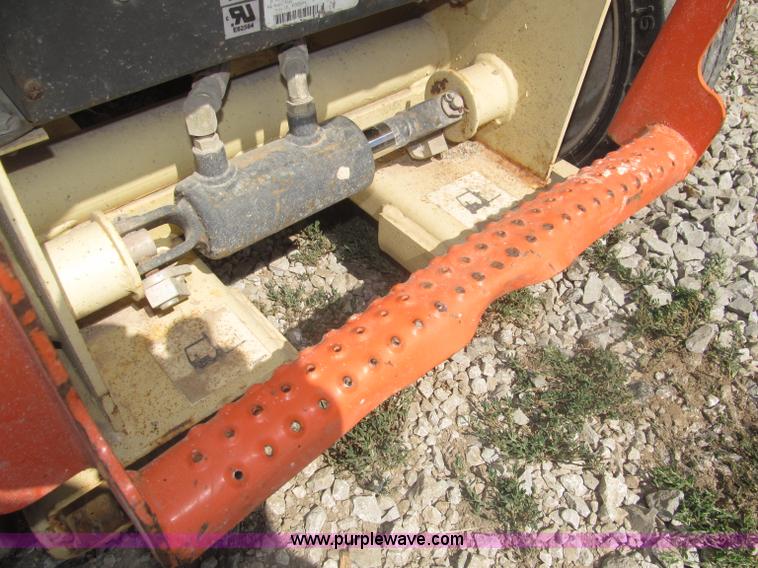 image for item F7105 1997 JLG 2033E scissor lift