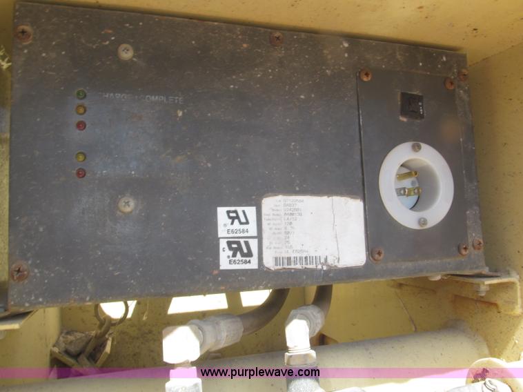 image for item F7105 1997 JLG 2033E scissor lift