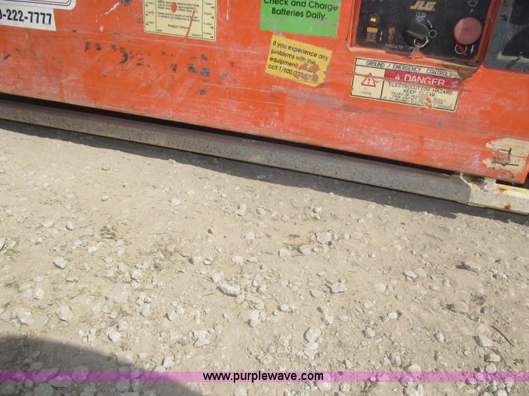 image for item F7105 1997 JLG 2033E scissor lift