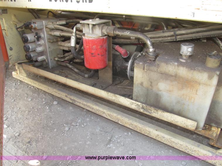 image for item F7105 1997 JLG 2033E scissor lift