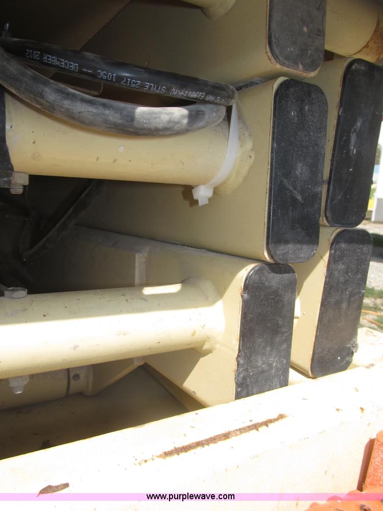 image for item F7105 1997 JLG 2033E scissor lift