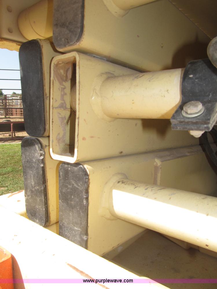 image for item F7105 1997 JLG 2033E scissor lift