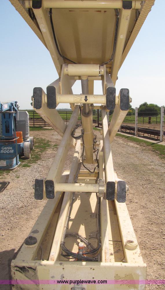 image for item F7105 1997 JLG 2033E scissor lift